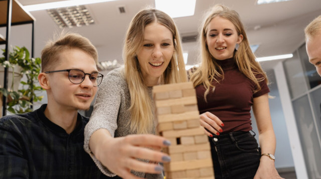 Молодь обирає комфорт святкування - фото 561323