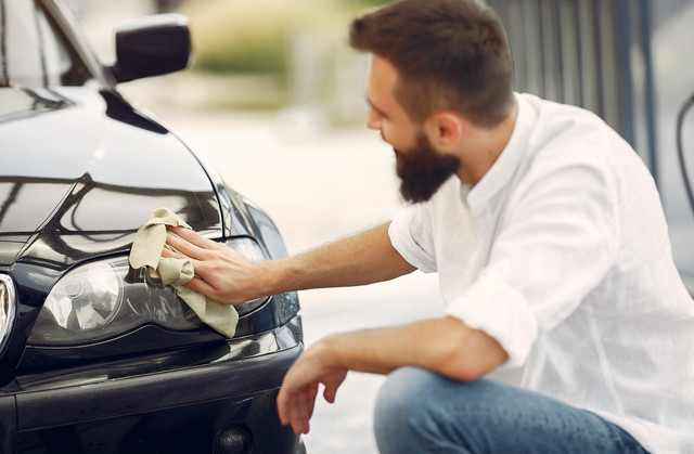 Ніколи і ні в якому разі не мийте фари свого авто звичайною водою - фото 561562