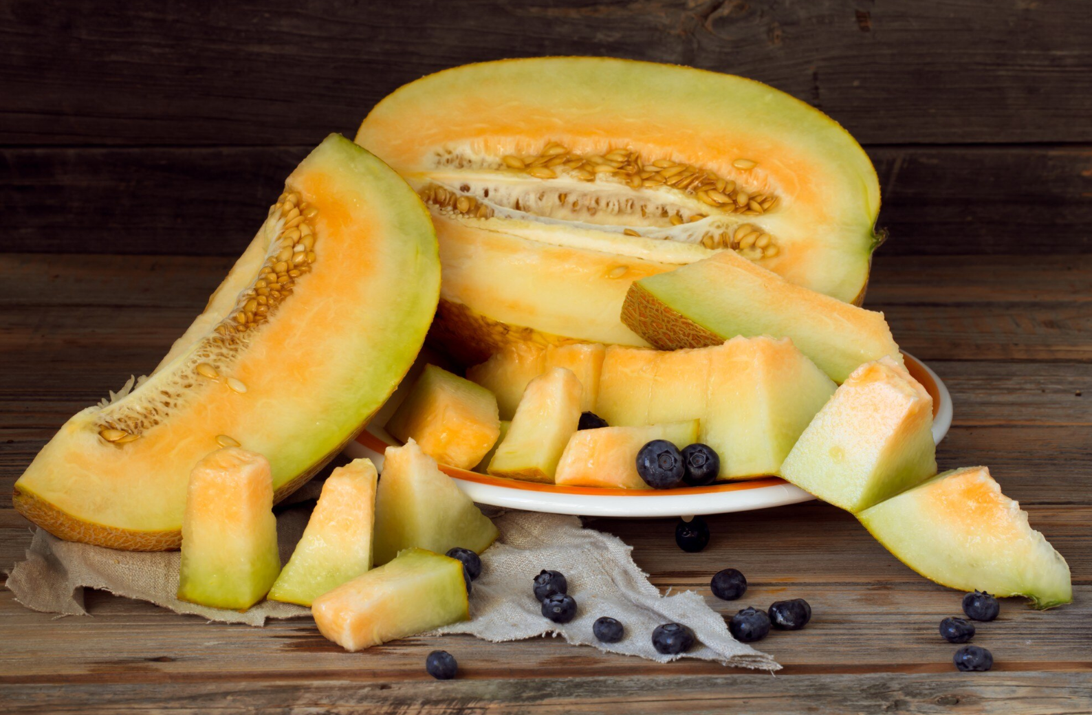 Диня смачна та дуже корисна - фото 1