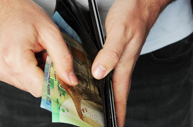 Миттю збанкрутієте: ніколи не кладіть до гаманця ці банкноти - фото 561778