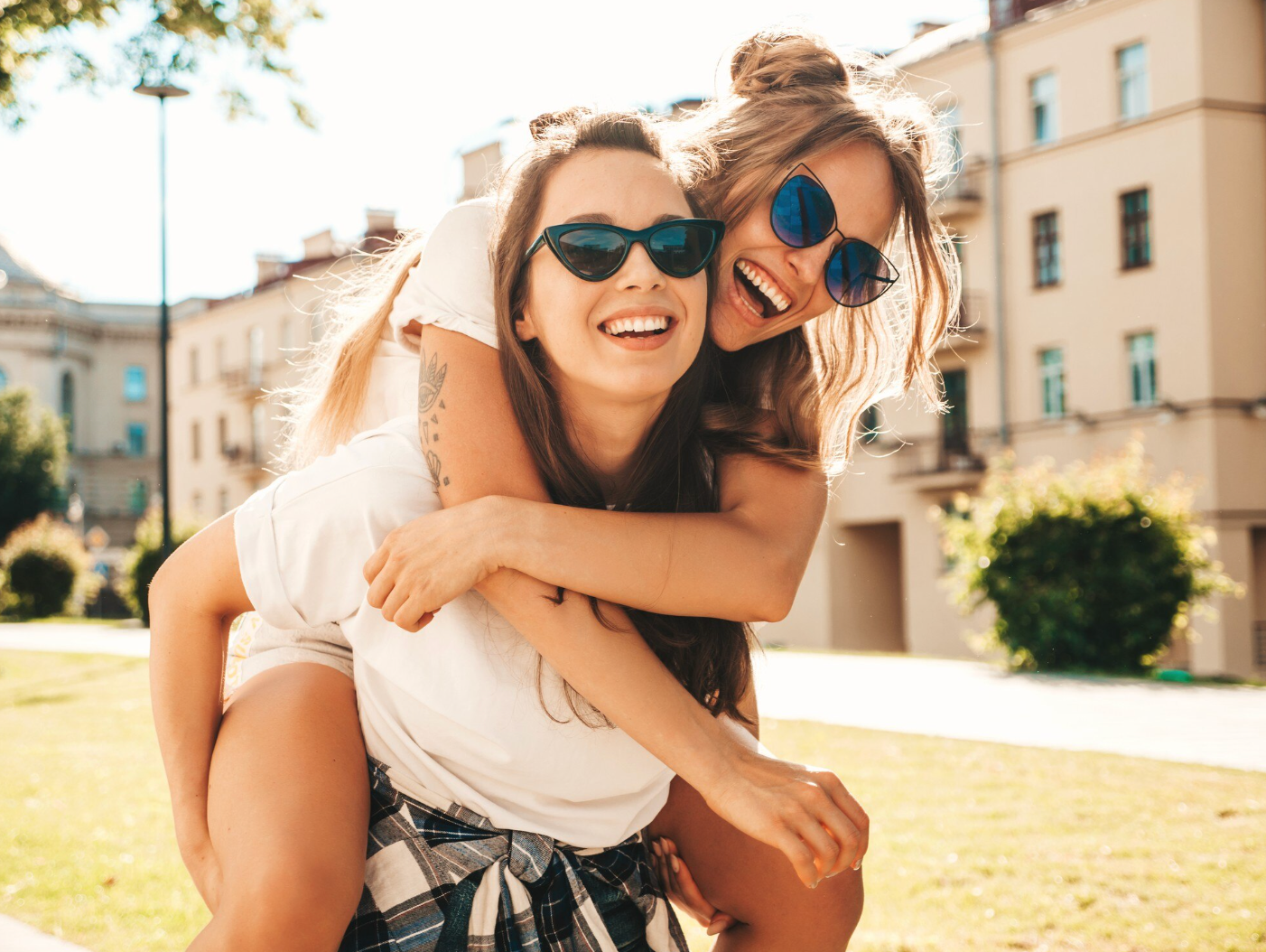 "Справжній друг – не матрац": гарні та влучні цитати про дружбу