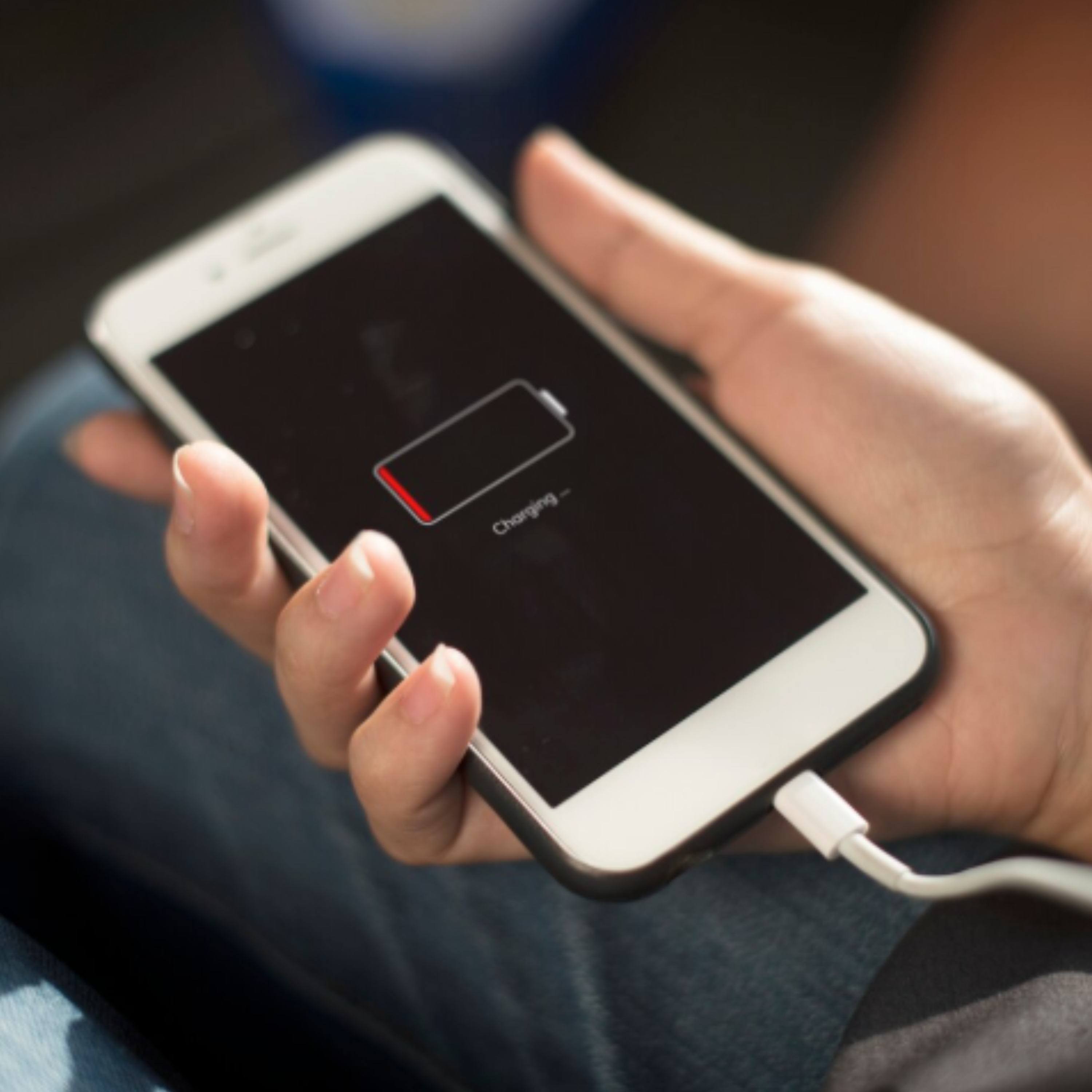 Що відбувається з батареєю при повній розрядці - фото 1