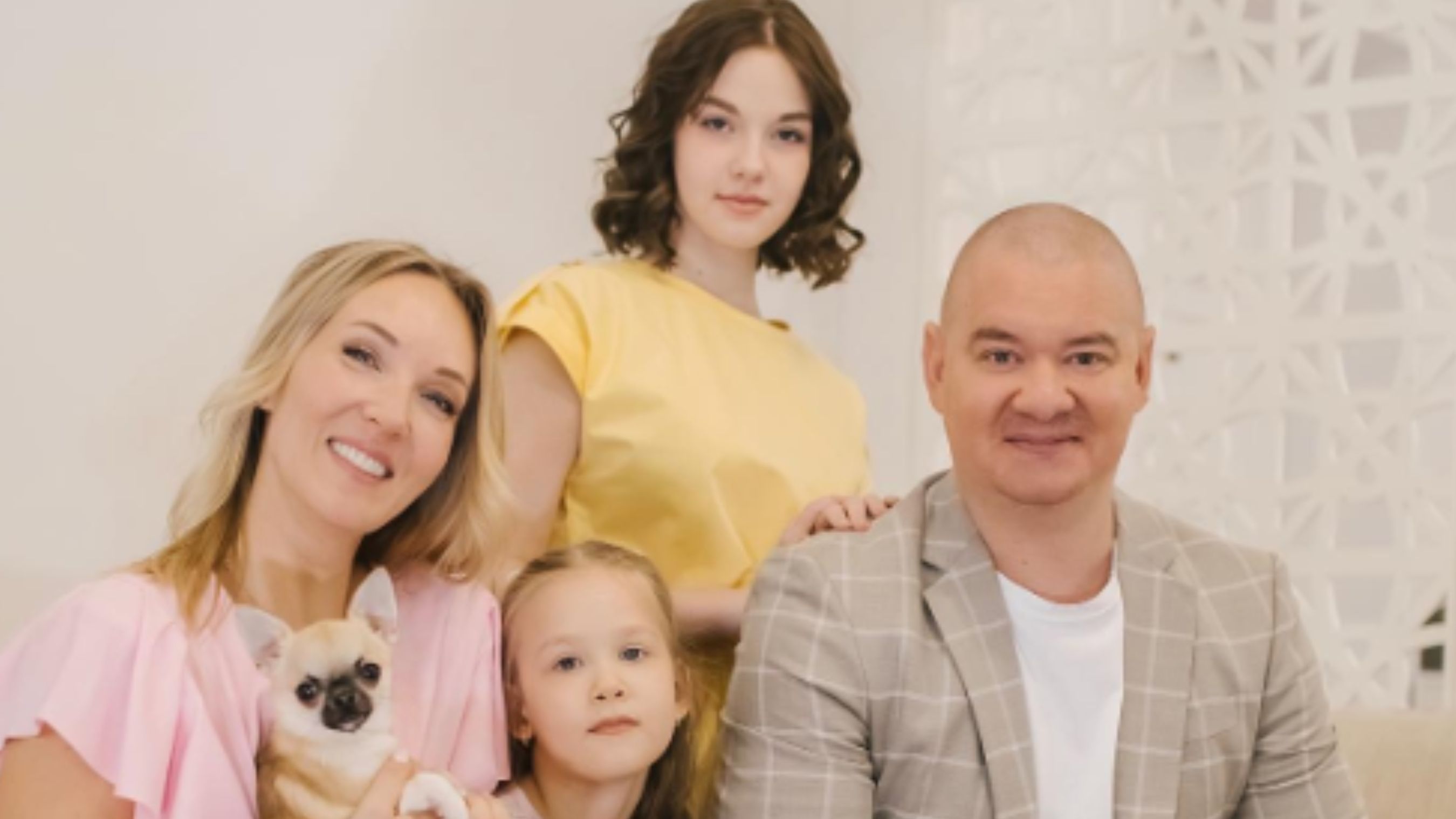 Євген Кошовий розповів про освітні плани доньок - фото 1