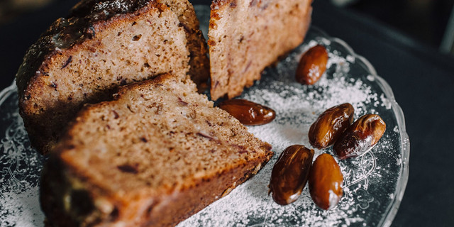 Рецепт медового кексу із фініками та горіхами - фото 562924