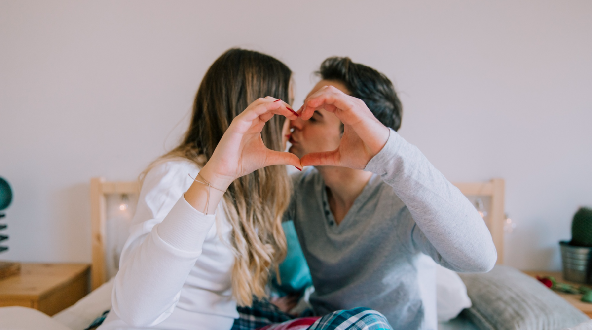 Не лише слова: як зрозуміти, що партнер вас дійсно кохає - фото 1