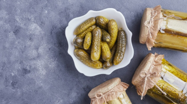 Чим квашені огірки кращі за свіжі? - фото 563527