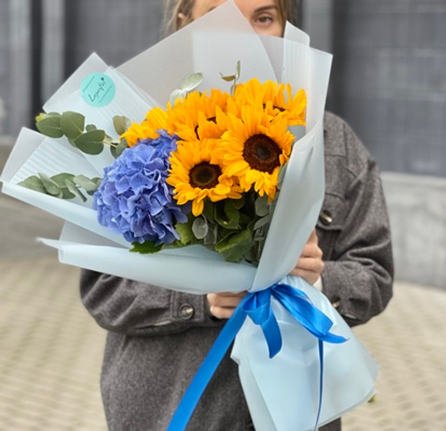 Патріотичний букет- фото 564001