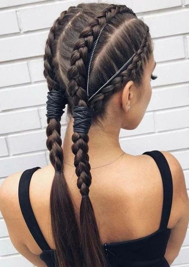 Стильні косички для школярок  - фото 564098