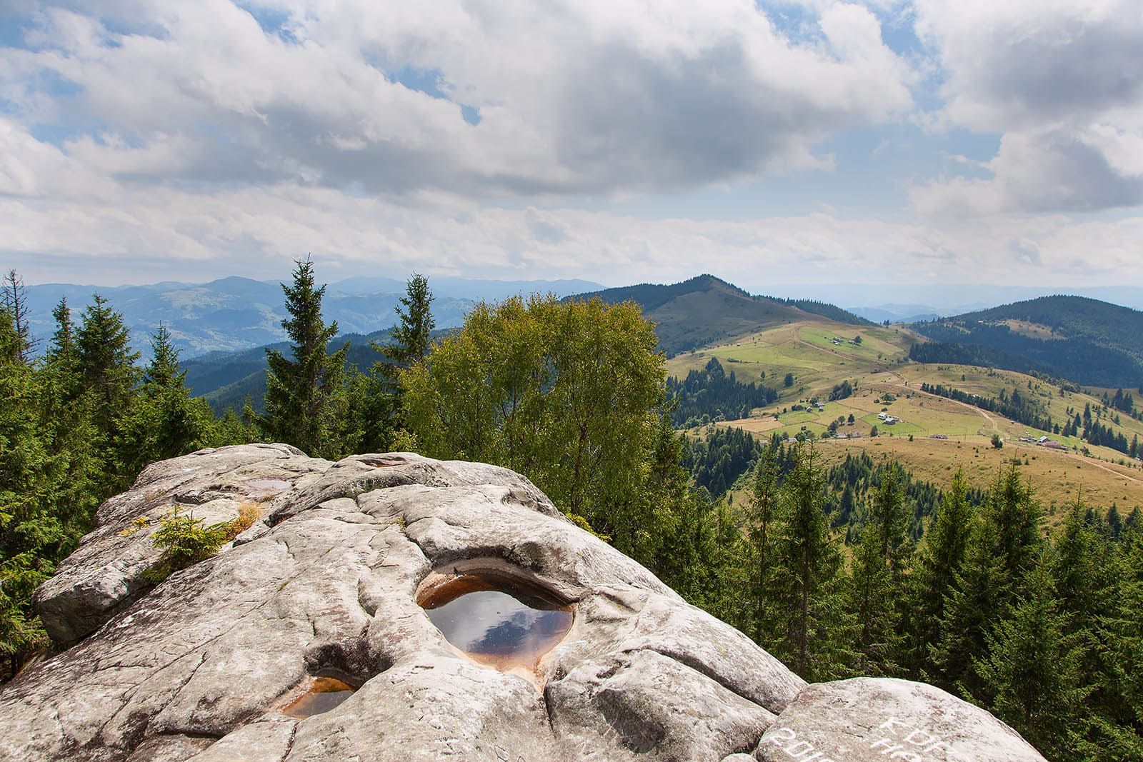 Наймістичніше місце Карпат: де загадати бажання, щоб точно здійснилося