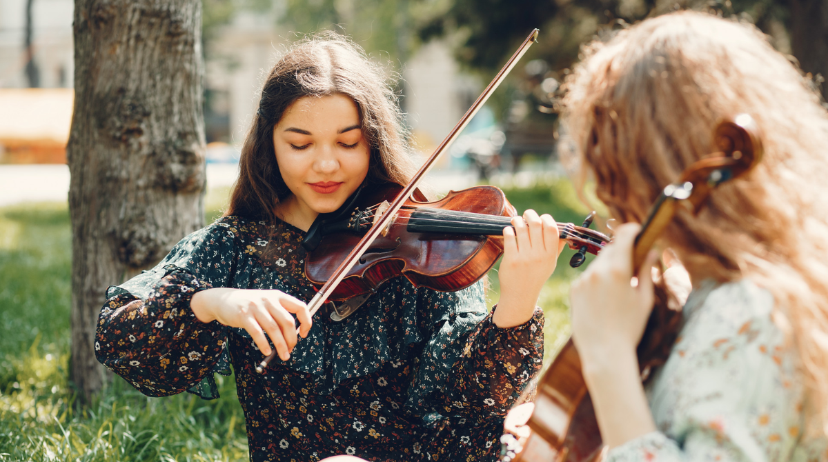 Хобі для довголіття: чому варто почати займатися музикою після 50 років
