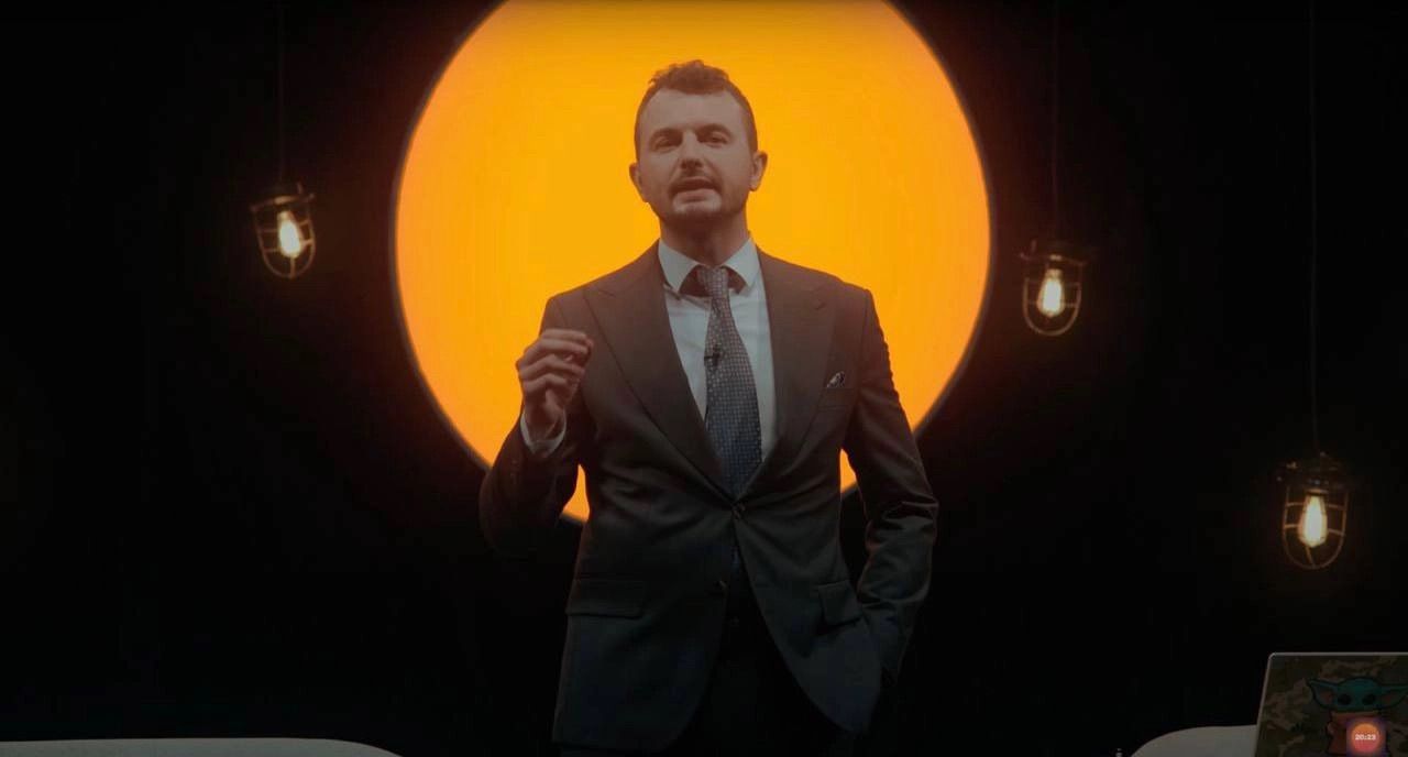 Женя Янович зупинив ютуб-проєкт 