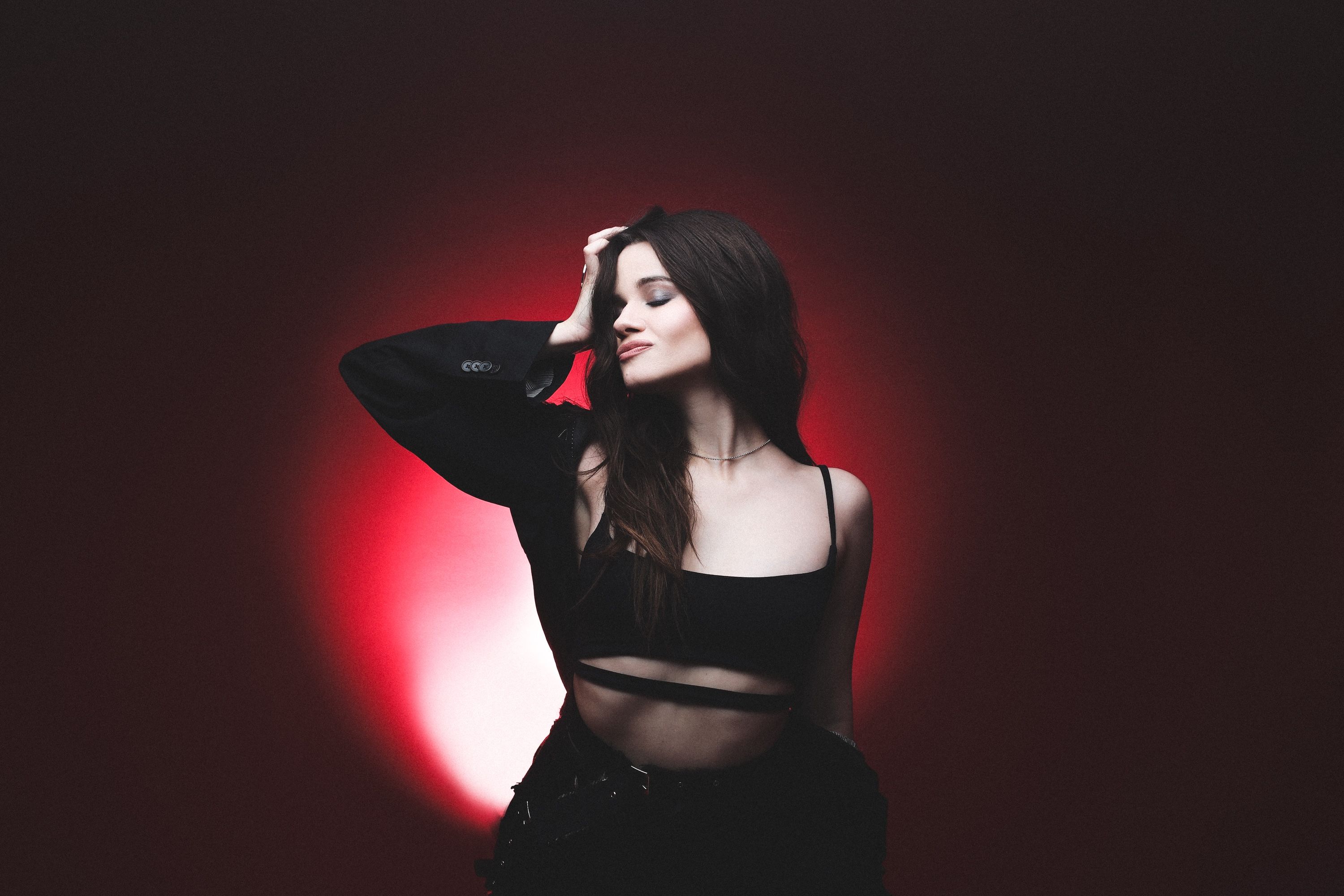 "Я говорю тихо, щоб заявити гучно": SOWA загадково натякнула на новий етап у творчості