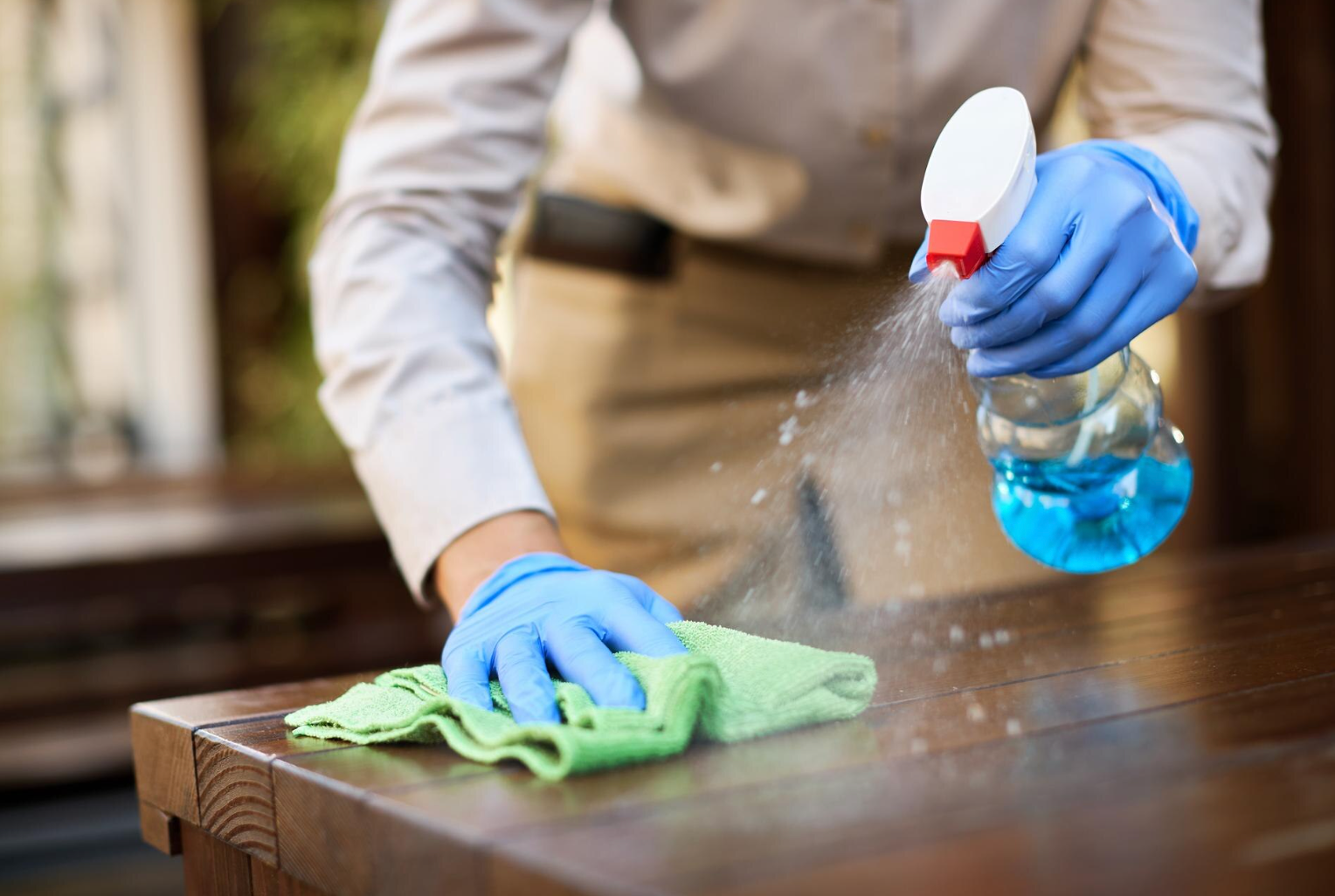 Від скотчу не буде ані сліду: чим відмити сліди від клейкої стрічки