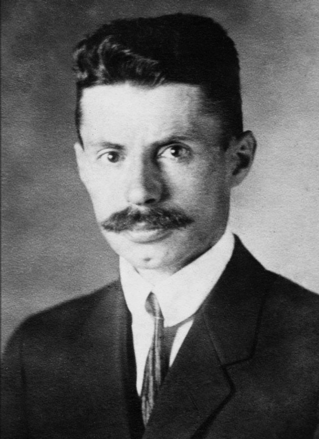 Український літературний критик, публіцист, філософ та політичний діяч Дмитро Донцов - фото 565695