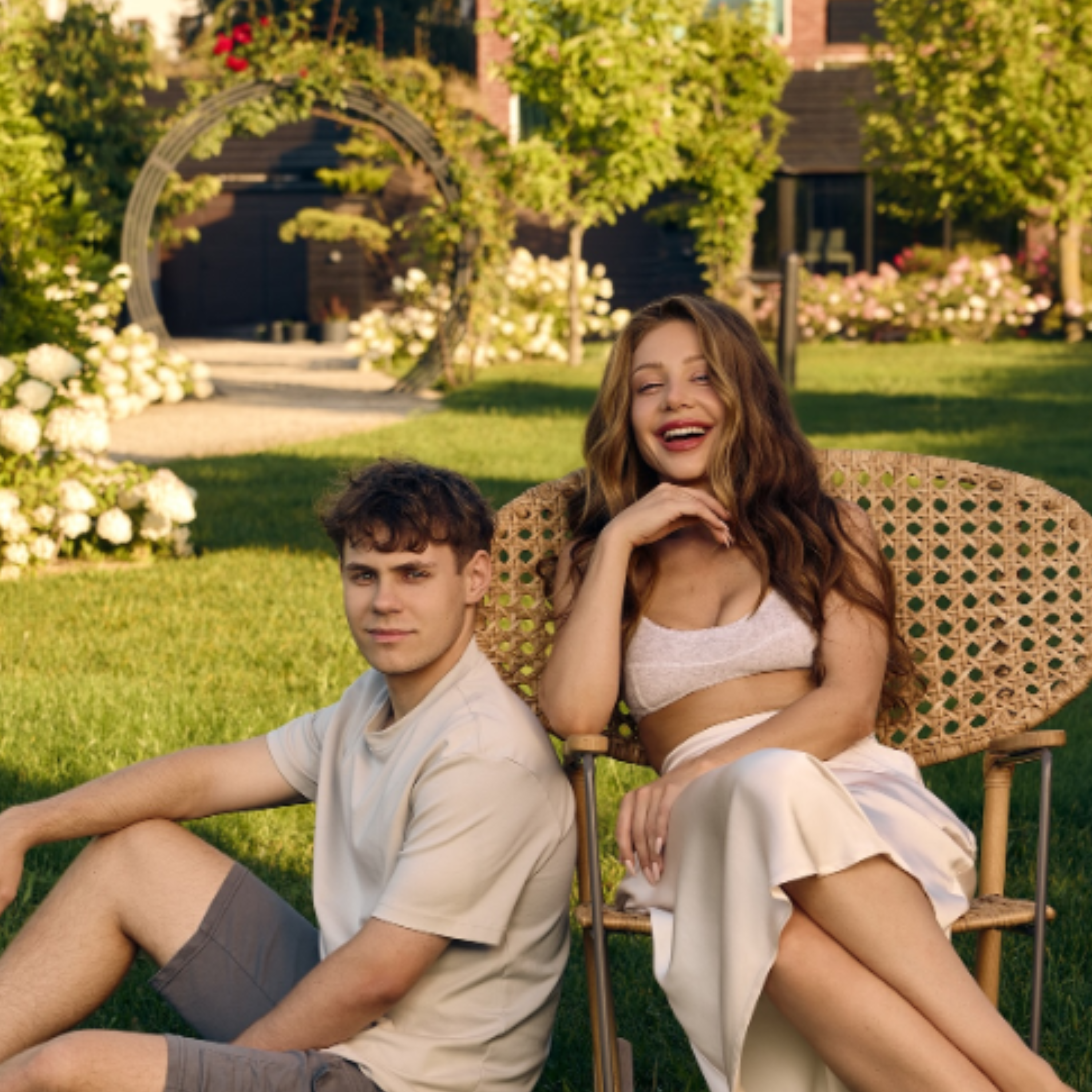 Тіна Кароль повторила фото з сином 10-річної давнини: як виріс Веніамін