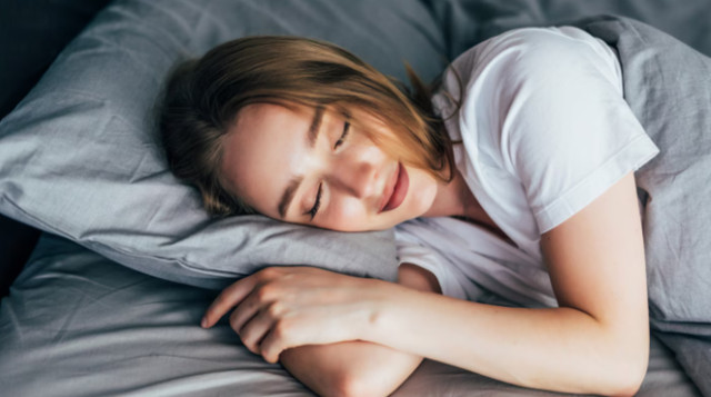  Кофеїн погіршує якість сну і зменшує його загальну тривалість, особливо глибоку - фото 565890