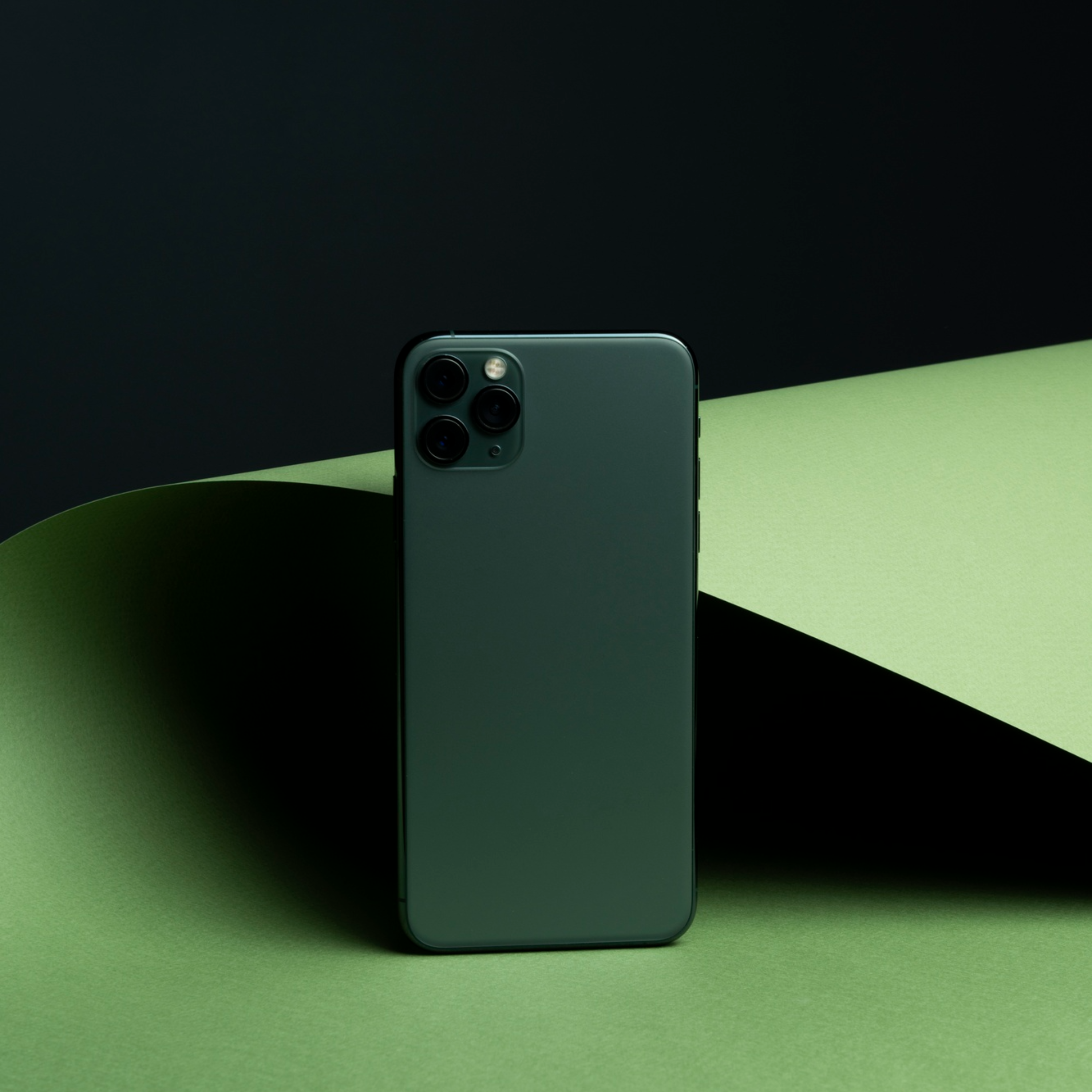 Apple припинила продаж iPhone 16 Pro та Pro Max після анонсу нової лінійки