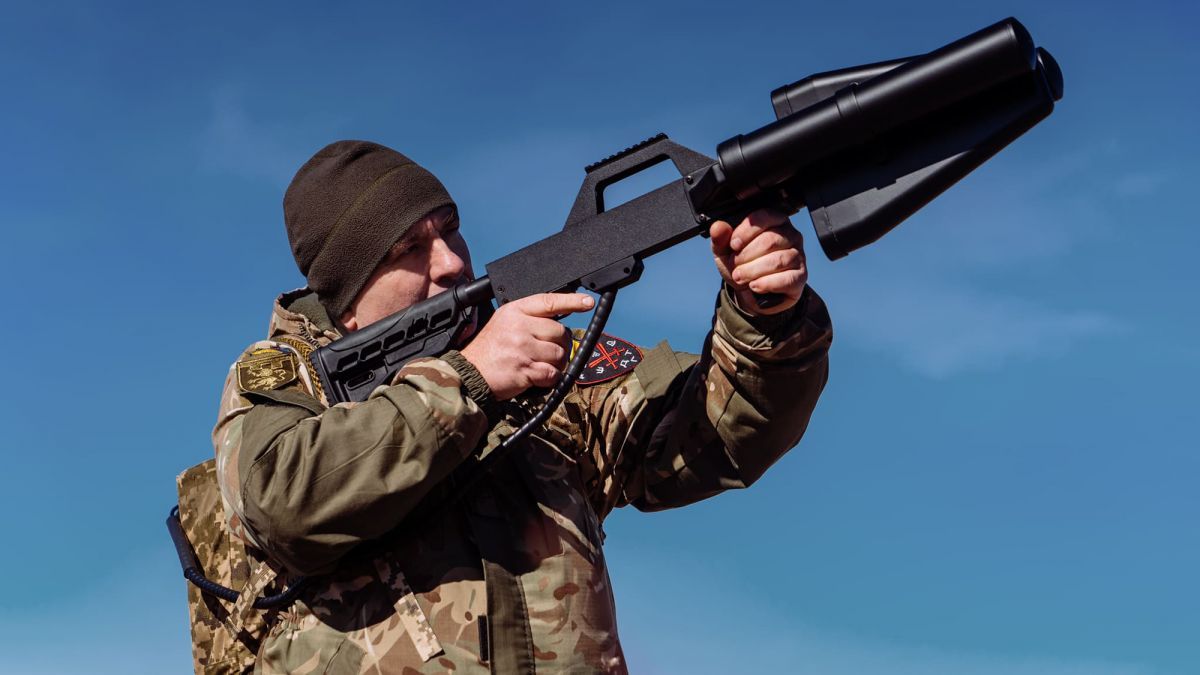 З Днем фахівця радіоелектронної боротьби: красиві привітання у картинках і прозі