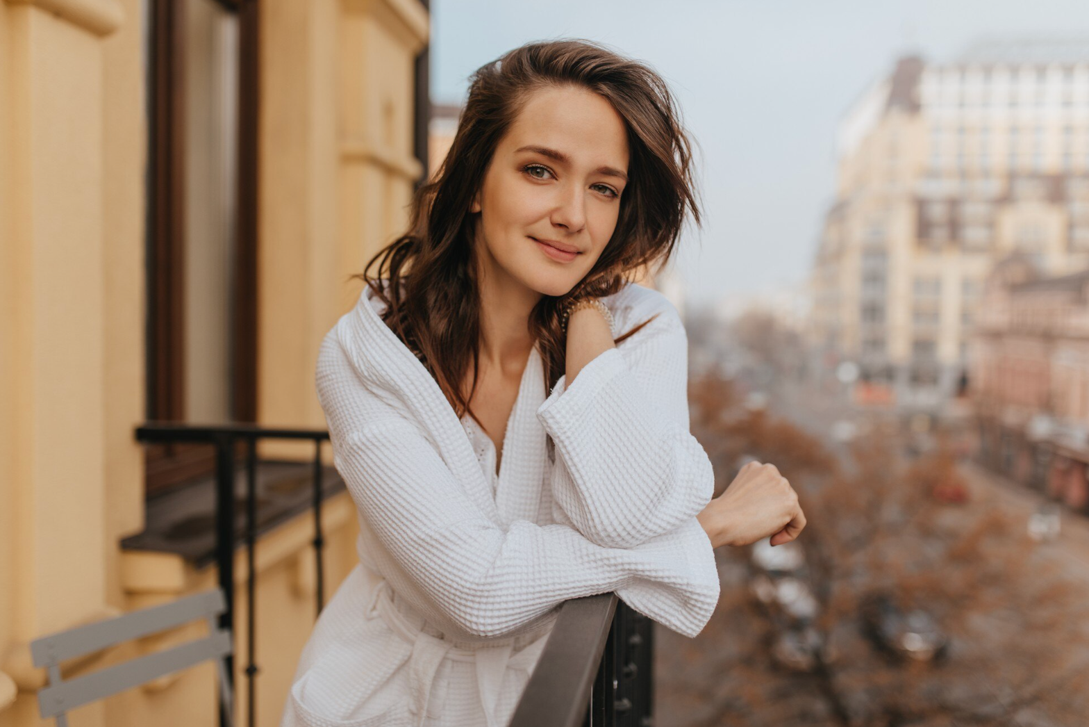 Впевнену у собі жінку можна впізнати з допомогою цих 6 ознак