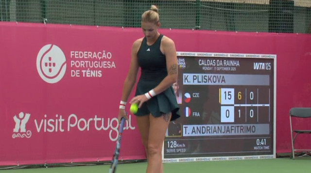 Кароліна Плішкова на корті - фото 566549