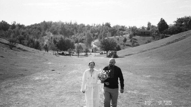 молода йде до місця церемонії - фото 566593