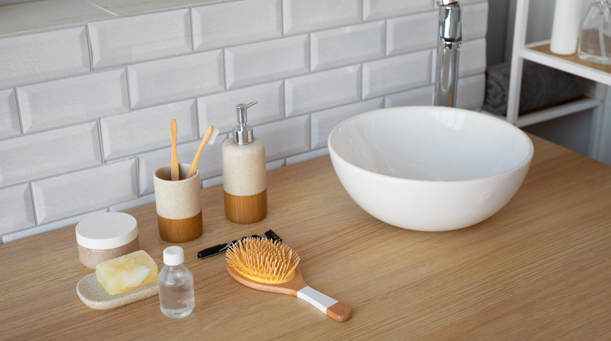 Ванна кімната: що робить її ідеальним, а що — найгіршим місцем для речей