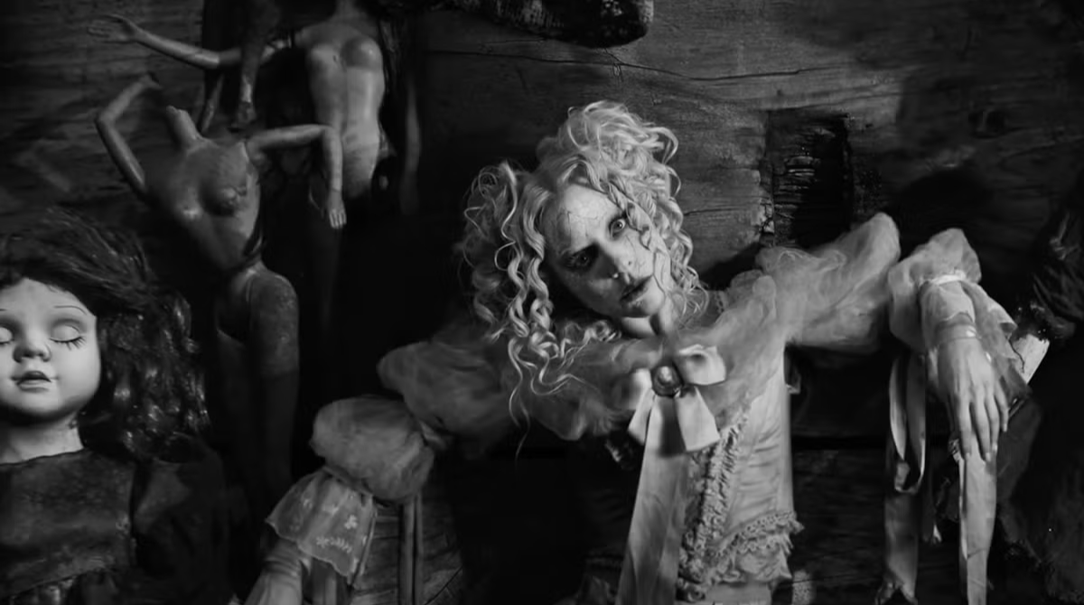 Ґаґа танцює з мертвими: новий сингл для серіалу 