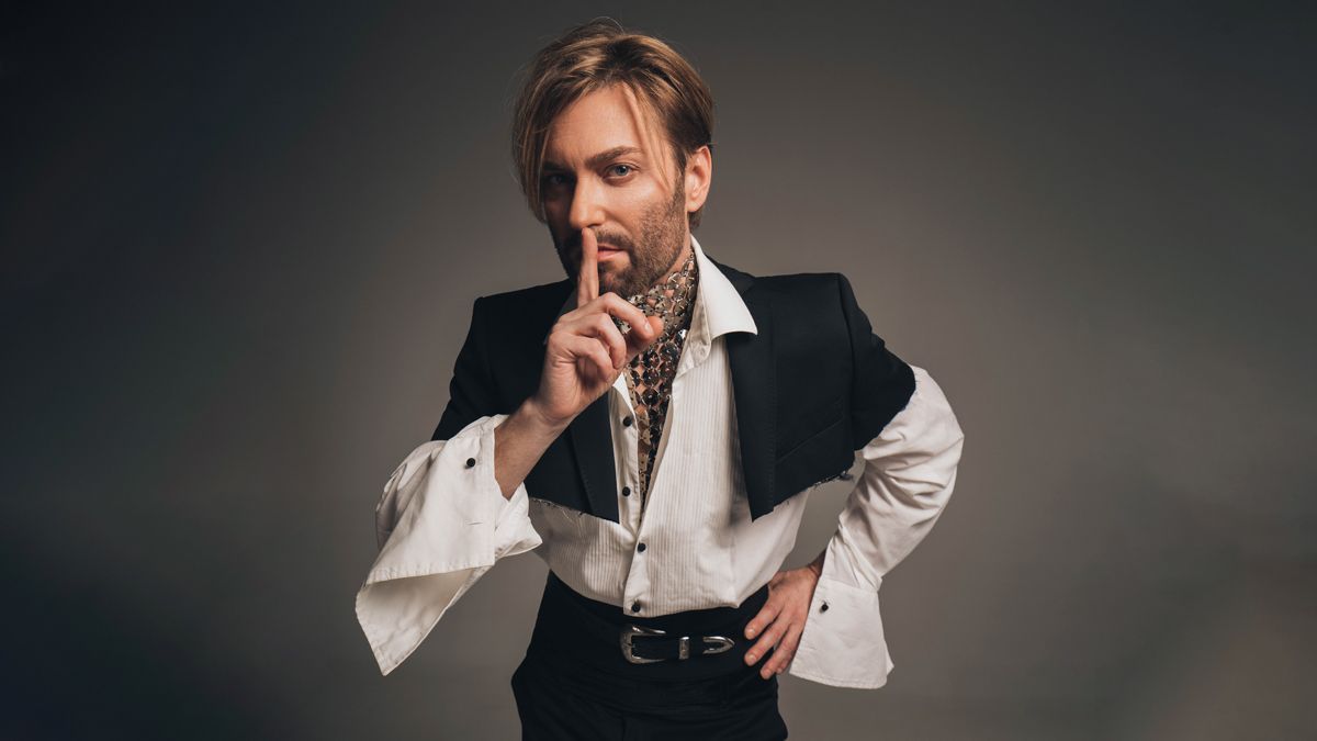 "Вгадайте знайомі обличчя": EL Кравчук поділився ностальгічним фото з Білик та Данилком