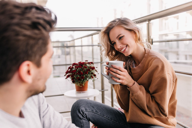 Чого насправді боїться попросити закоханий чоловік: жінкам варто знати - фото 567238