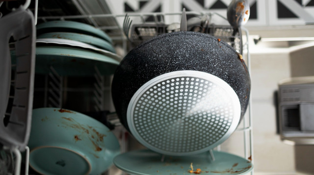 Посуд з тефлоновим покриттям. - фото 567396