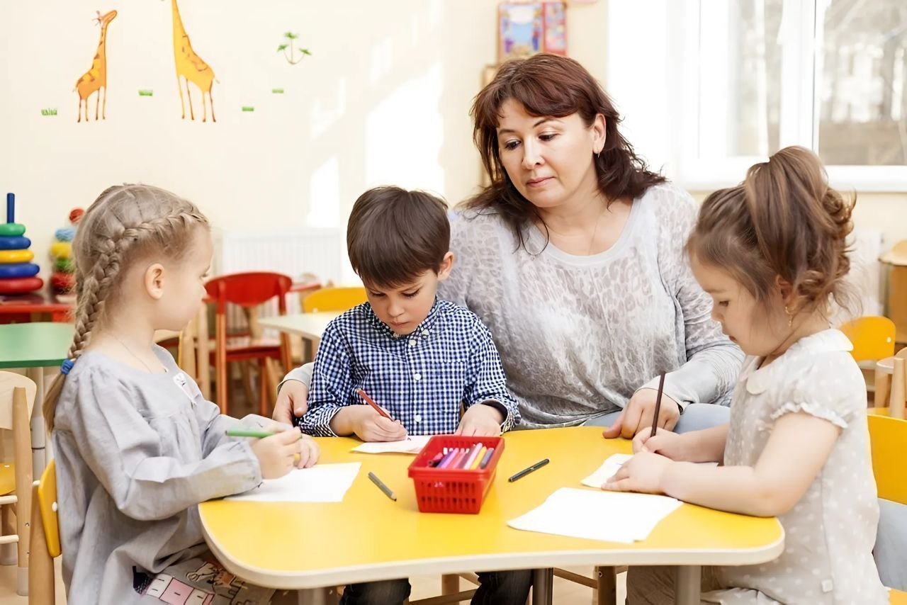 День вихователя в Україні 2025: дата, історія, привітання від батьків