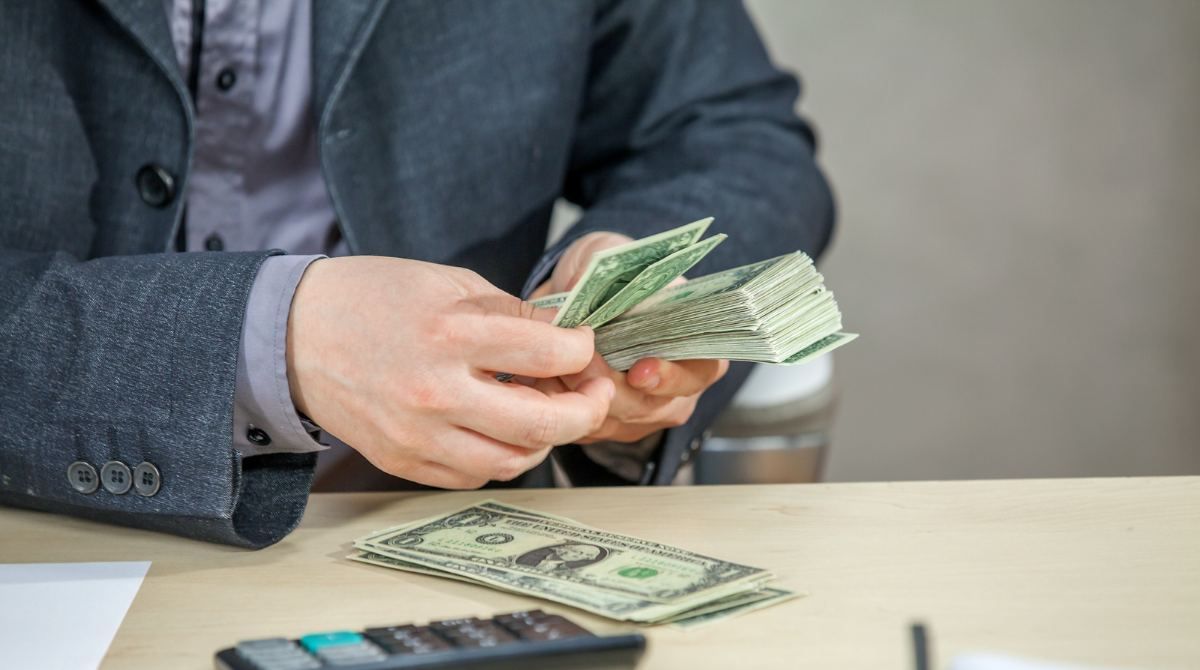 Магія фінансів: 3 ритуали в день зарплати, щоб залучити багатство