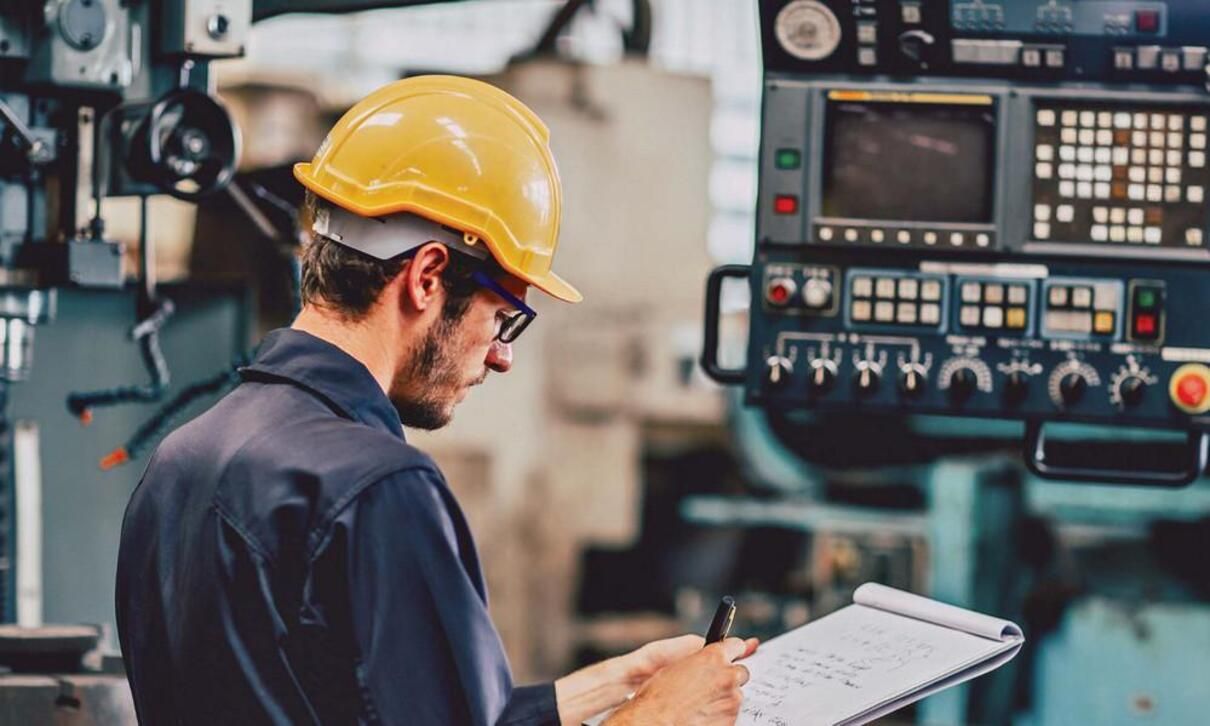 День машинобудівника України 2025 – підбірка привітань з професійним святом