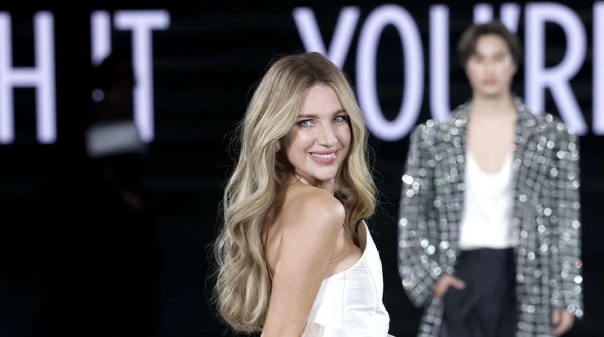 Катерина Сільченко вийшла на подіум у Парижі поруч із Кендалл Дженнер і Євою Лонгорією