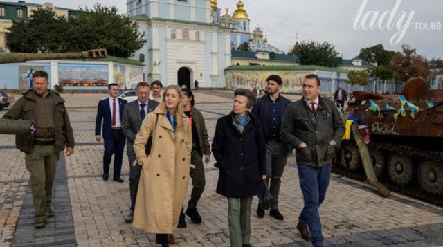 Принцеса Анна несподівано приїхала до України після візиту принца Гаррі - фото 568289