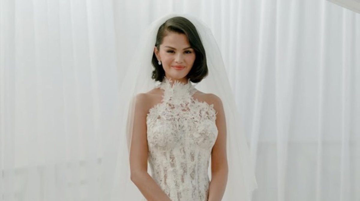 Три сукні – три образи: Селена Гомес вразила вибором весільного вбрання