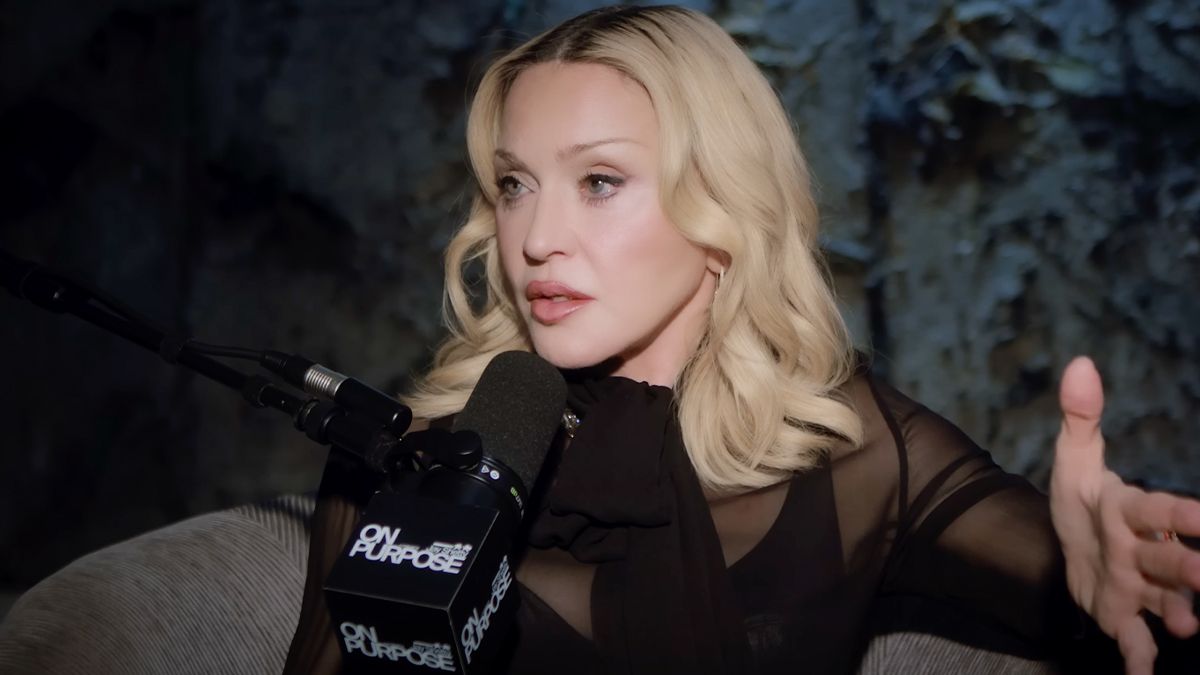 "4 дні була без свідомості": Мадонна розповіла про важку хворобу, яку вона перенесла