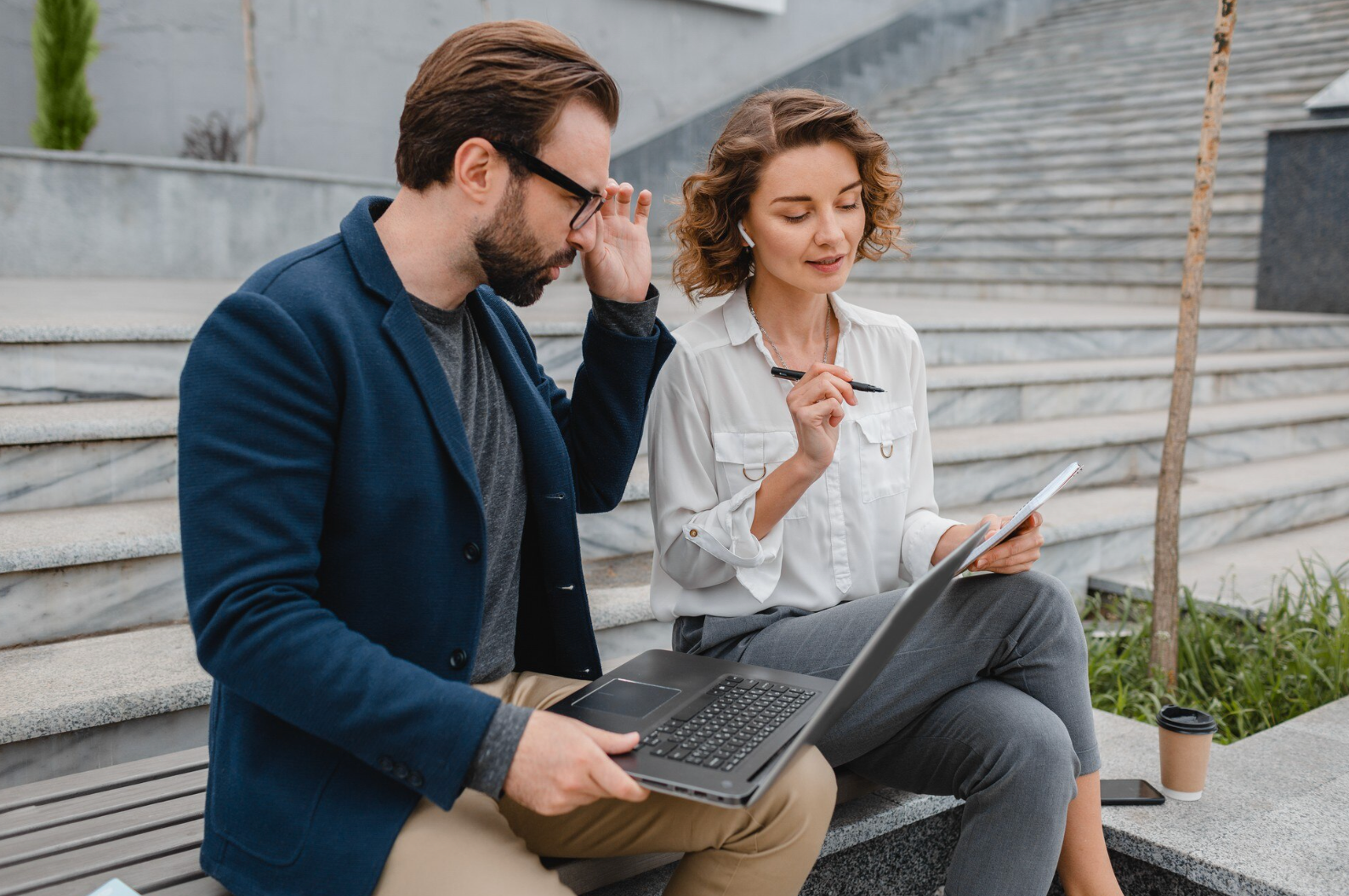 8 фраз, які миттєво змушують вас здаватися менш розумним