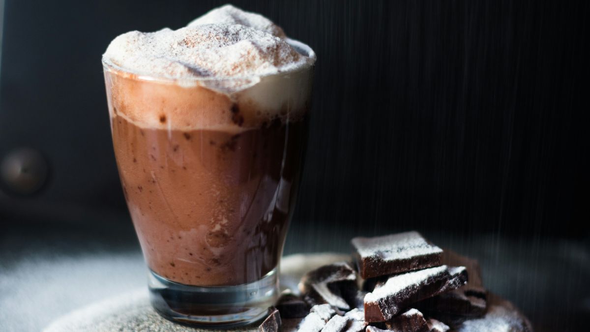 Ідеальне какао на молоці: як приготувати напій, який обожнюють всі