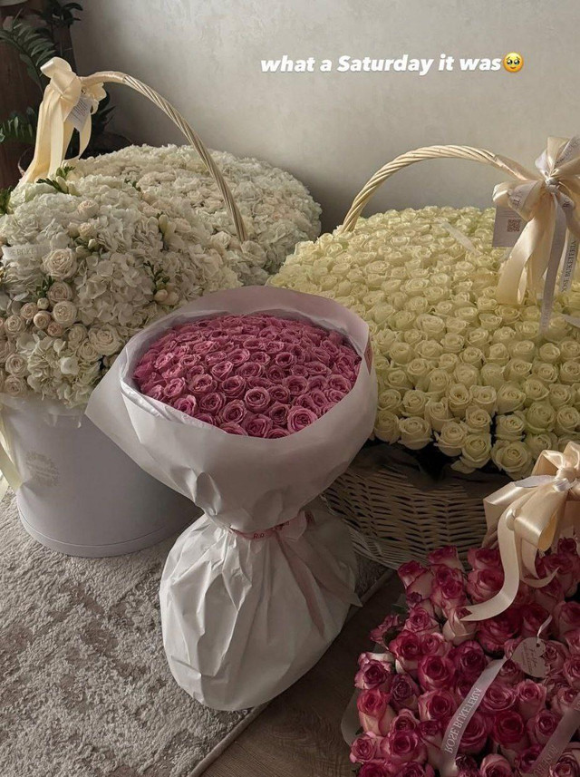 Даша Квіткова натякнула на таємне весілля: на пальці з’явилася нова обручка - фото 568819