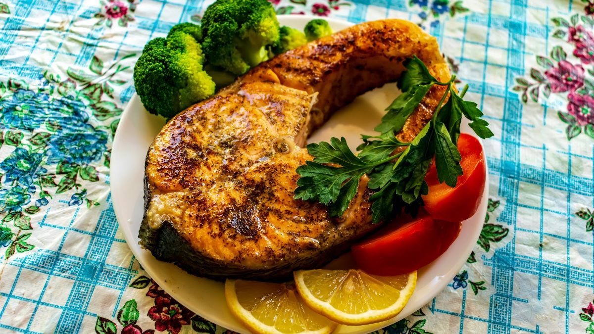 Як смажити рибу без запаху на всю кухню: кілька перевірених трюків