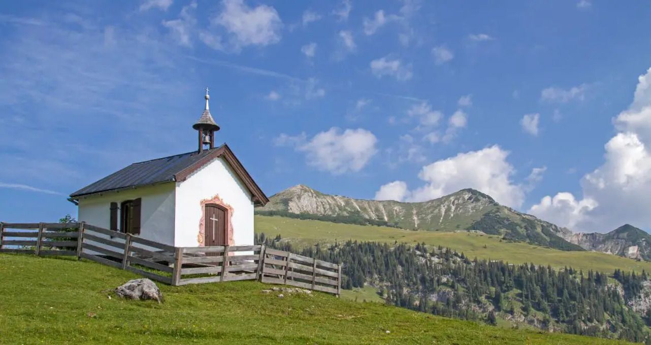 День пам'яті преподобного Веніаміна 13 жовтня: підбірка листівок на привітання