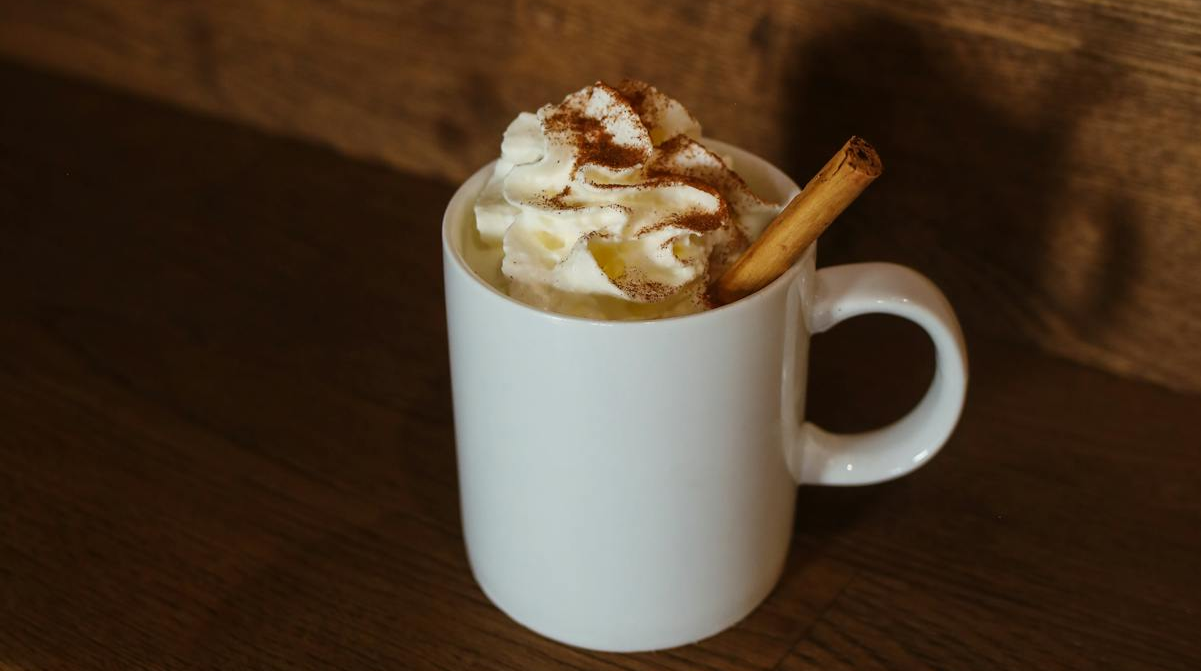 Гарбузове лате, як у Starbucks: легендарний напій всього за 10 хвилин