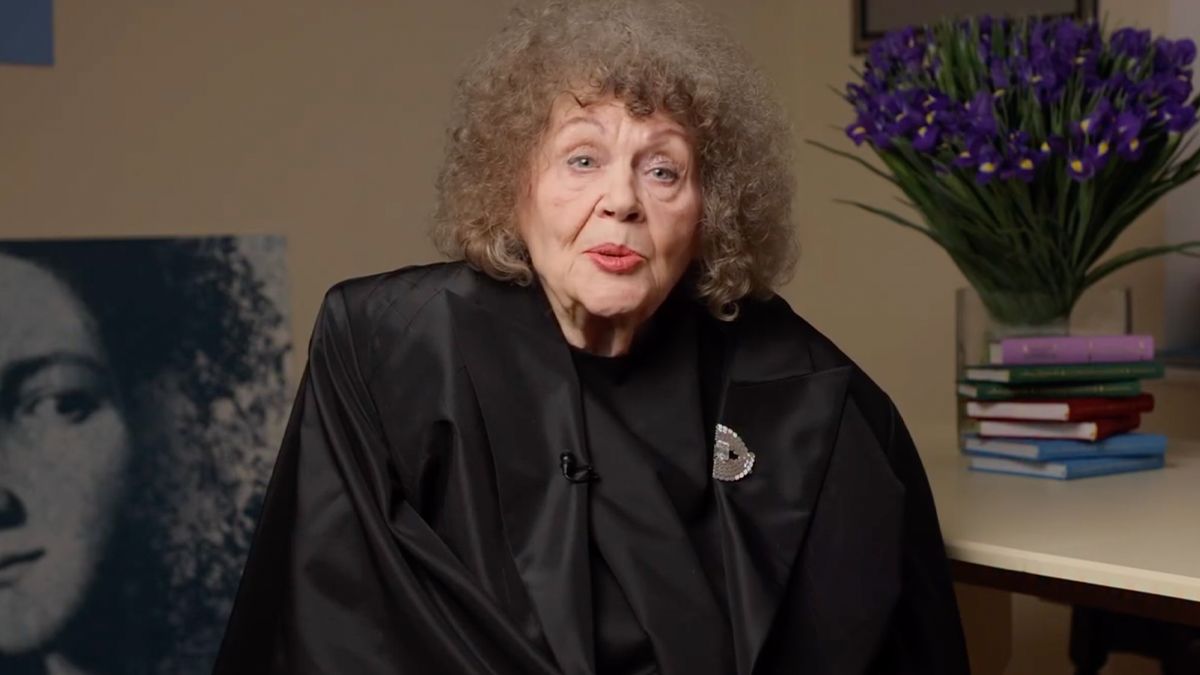 Ліна Костенко вперше за довгий час вийшла на зв'язок: що сказала легендарна поетеса