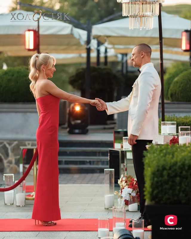 Кіношна прем'єра і тату в прямому ефірі: як пройшла перша вечірка 'Холостяка' з Цимбалюком - фото 569884