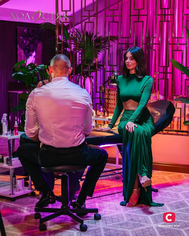 Кіношна прем'єра і тату в прямому ефірі: як пройшла перша вечірка 'Холостяка' з Цимбалюком - фото 569888