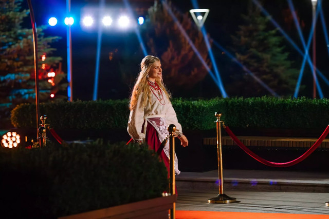 Учасниця шоу 'Холостяк' - фото 570084