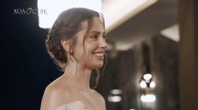 Учасниця шоу 'Холостяк' - фото 570095