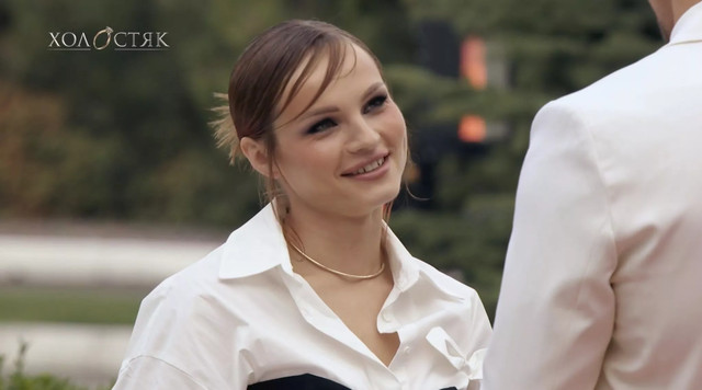 Учасниця шоу 'Холостяк' - фото 570098