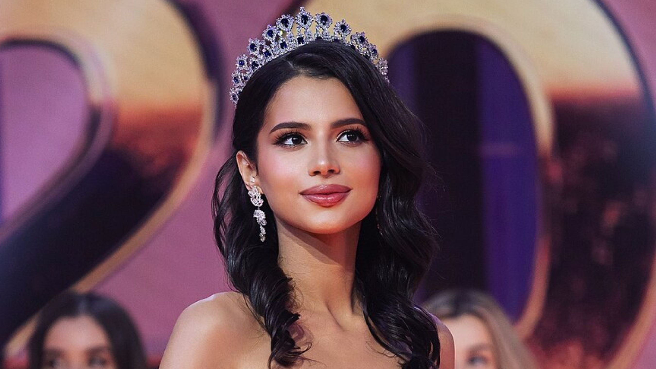 Майбутня лікарка, художниця й “Міс Україна”: що відомо про Софію Шамію з “Холостяка”